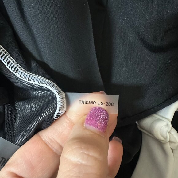 TA3 Lifty Contour One Piece Underwire Swimsuit Womens Size L Black Wht Slimming - Picture 5 of 7